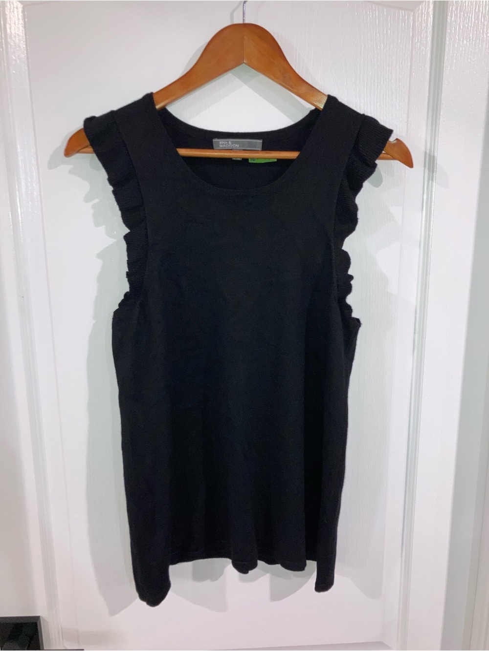 89th & Madison Black Ruffle Sleeve Tank Top - size M
